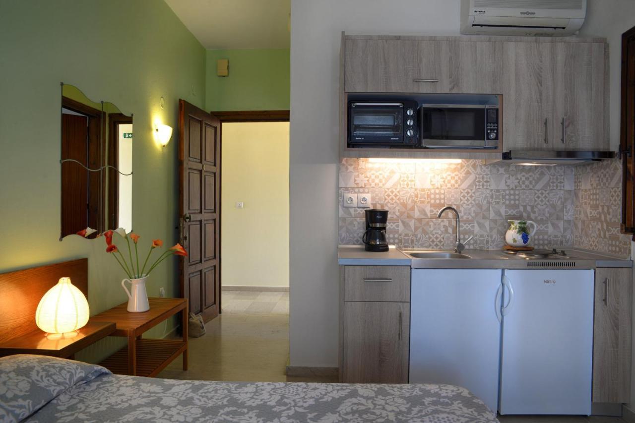 Captain'S Apts Barbati Aparthotel Ngoại thất bức ảnh